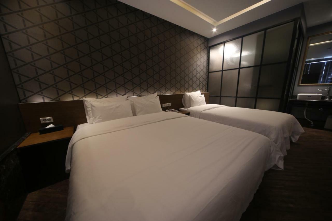 Beomil Brown Dot 2* Busan