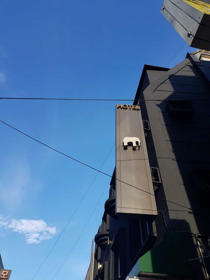 Elephant Hotel 2*