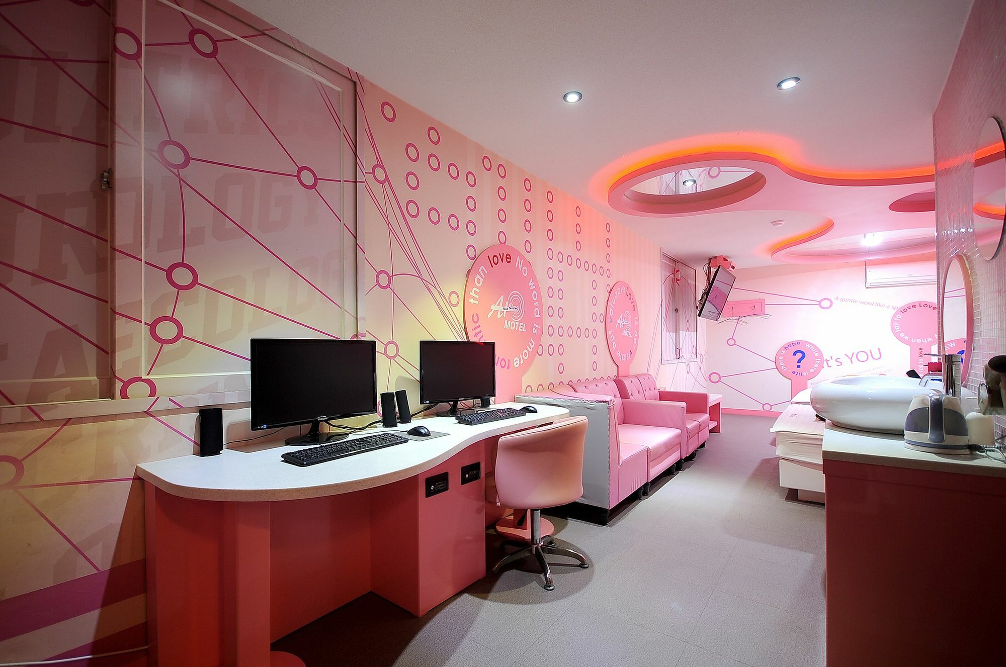 A One Hotel 2*