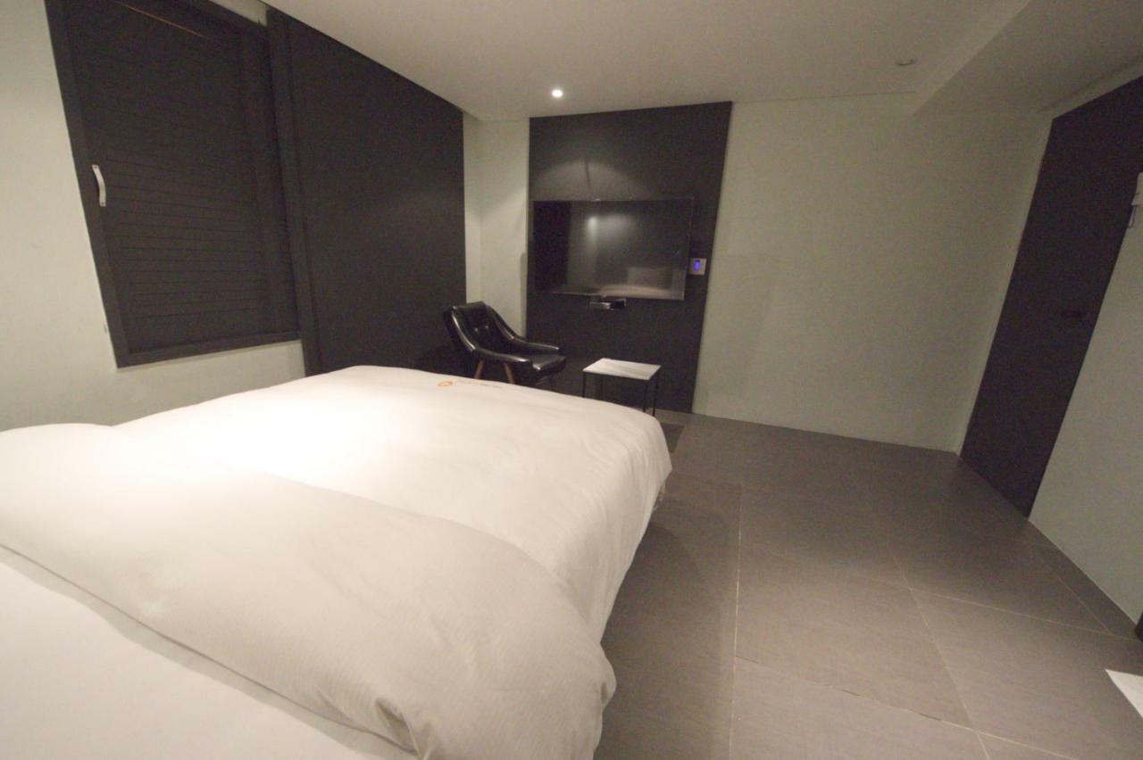 Lazzi Motel Busan