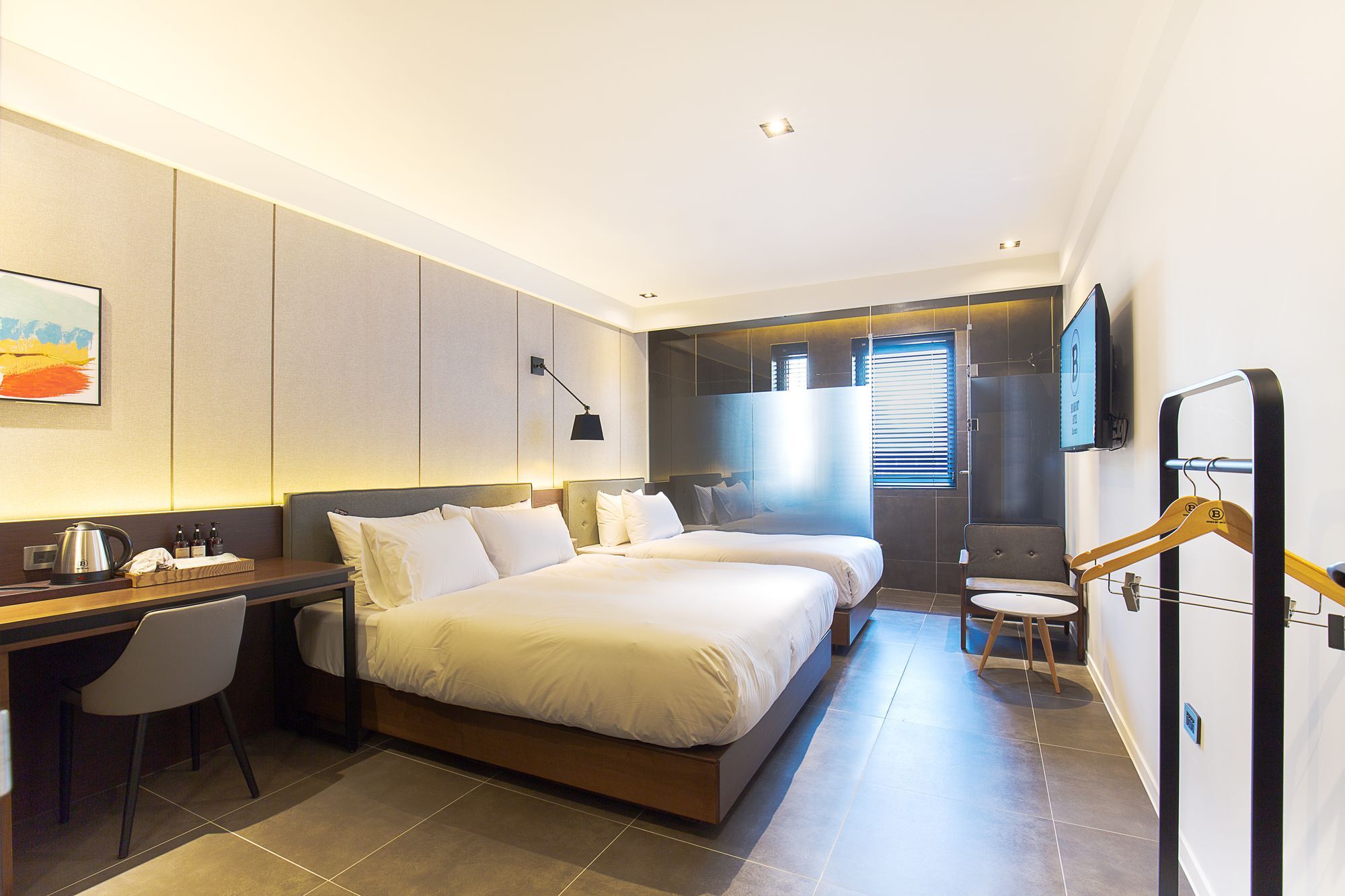 Hotel Brown Dot Station 3*
