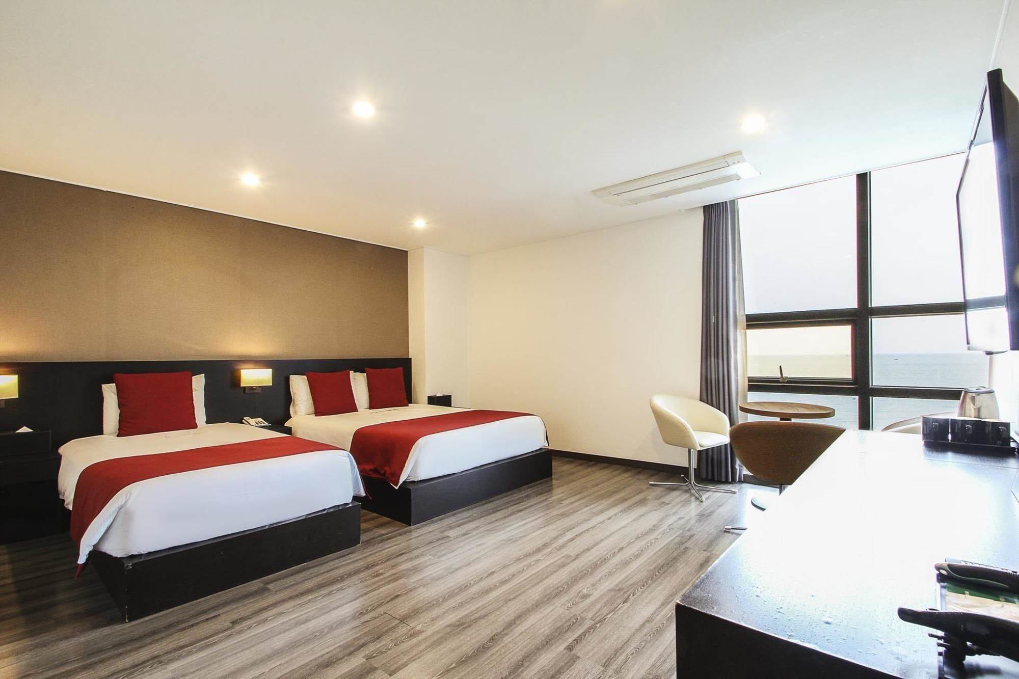 Ms Hotel