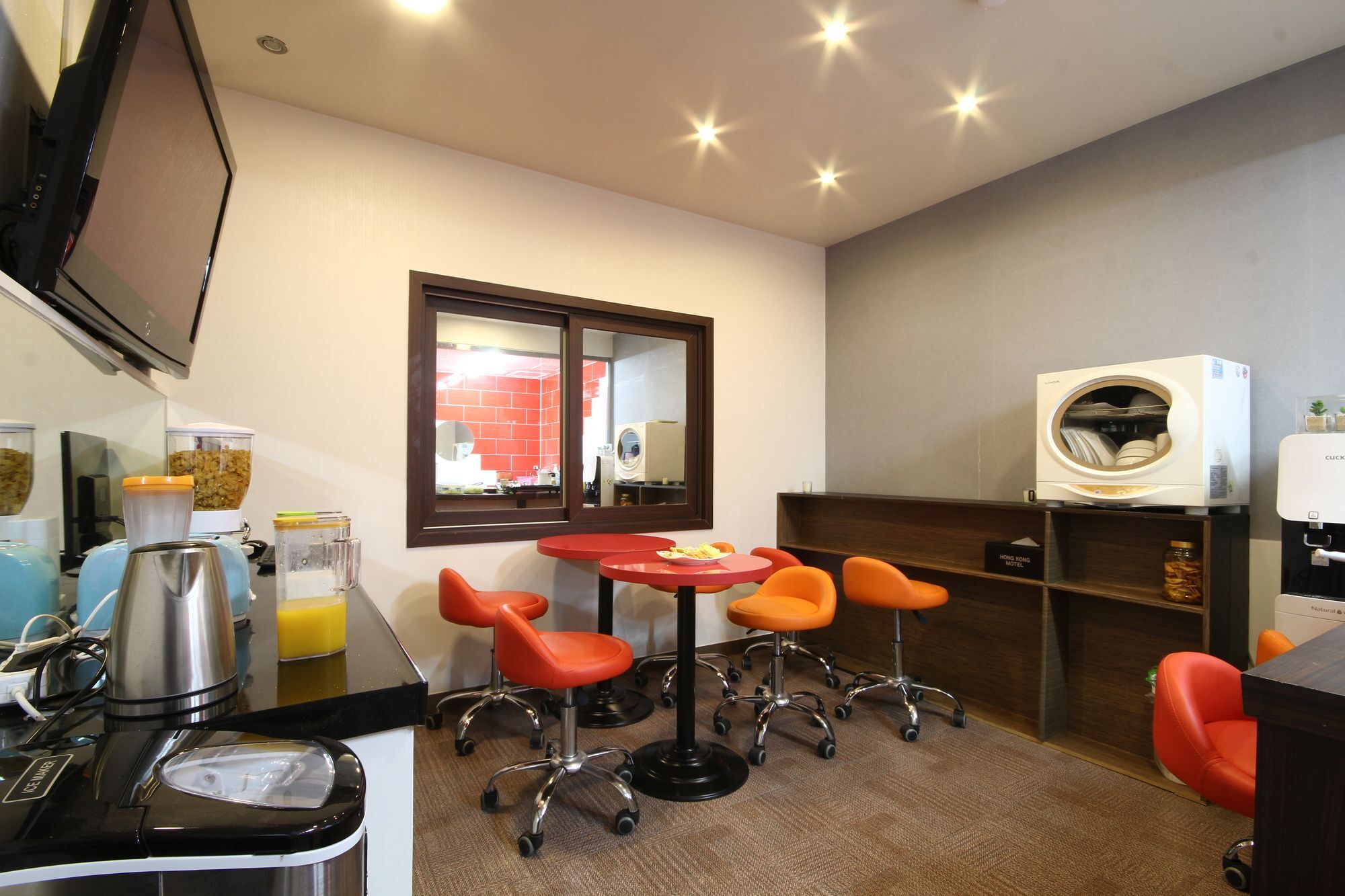 The M Hotel 2*