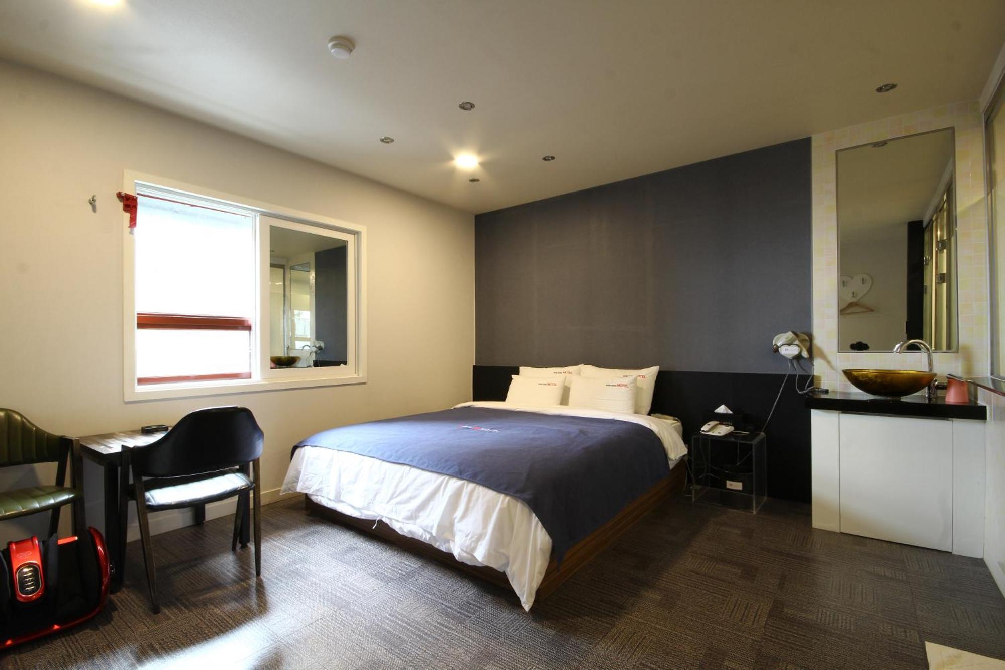 Hotel The M 2*