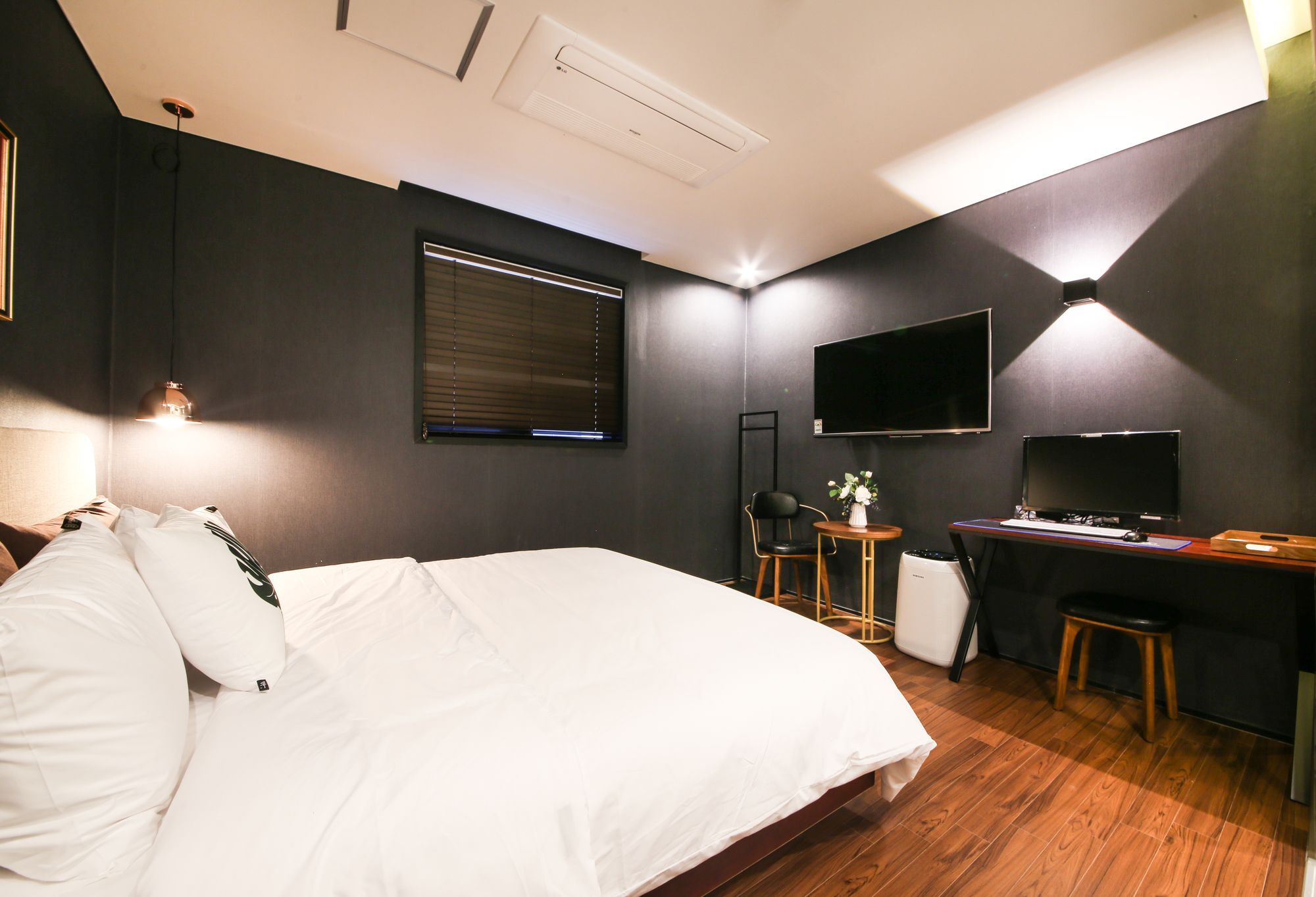 Brown Dot Yangjeong Busan
