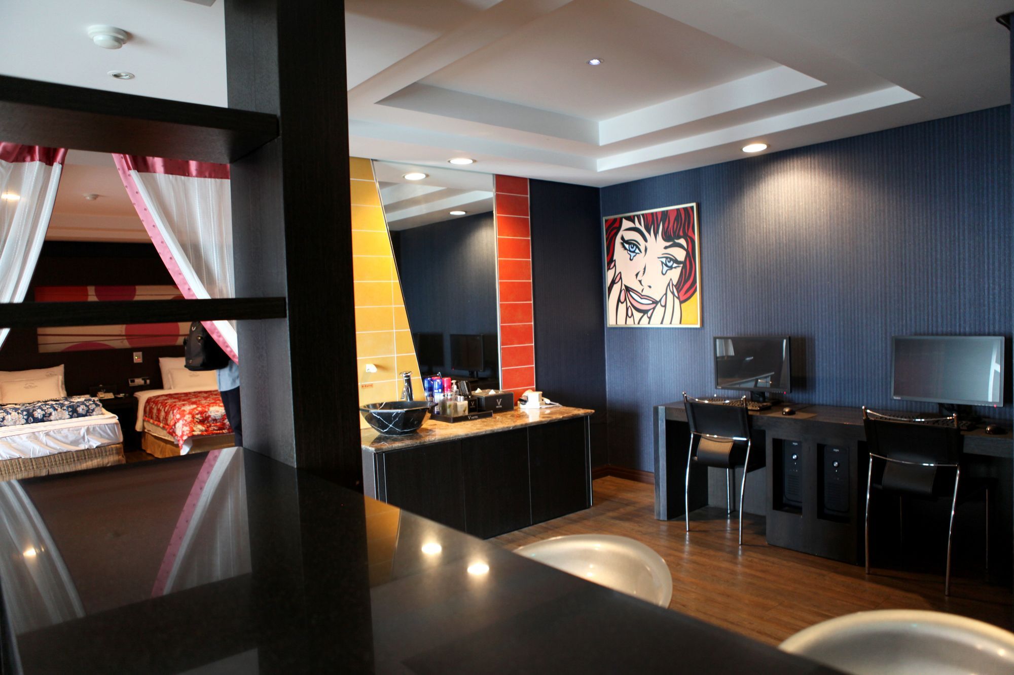 V Songdo Motel