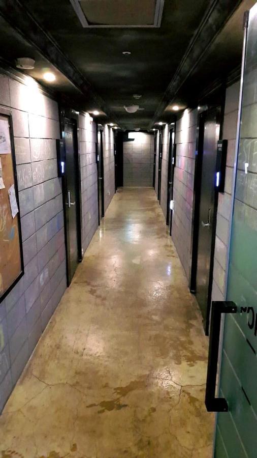 Popcorn Hostel *