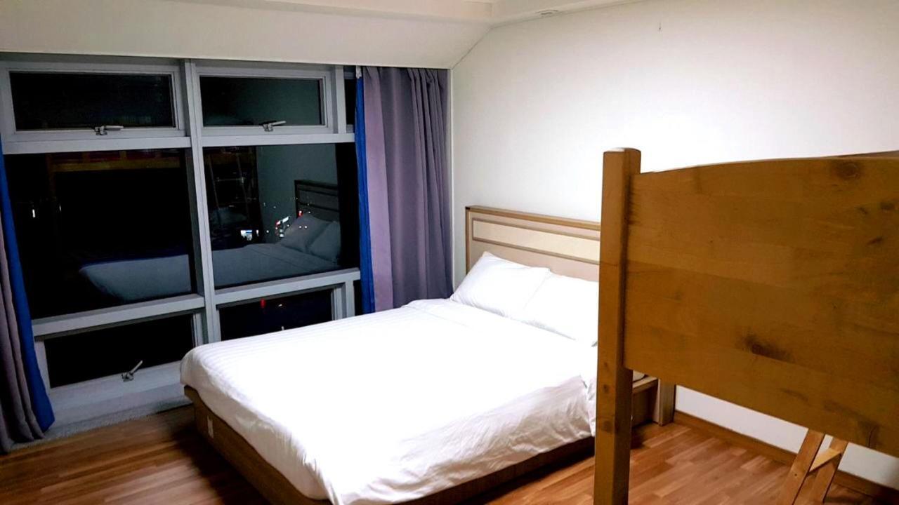 Popcorn Hostel *