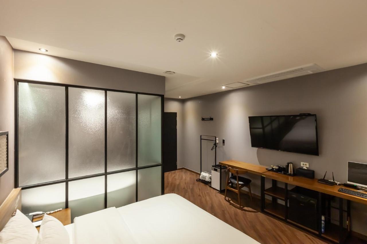 Beomil Brown Dot Hotel 2*
