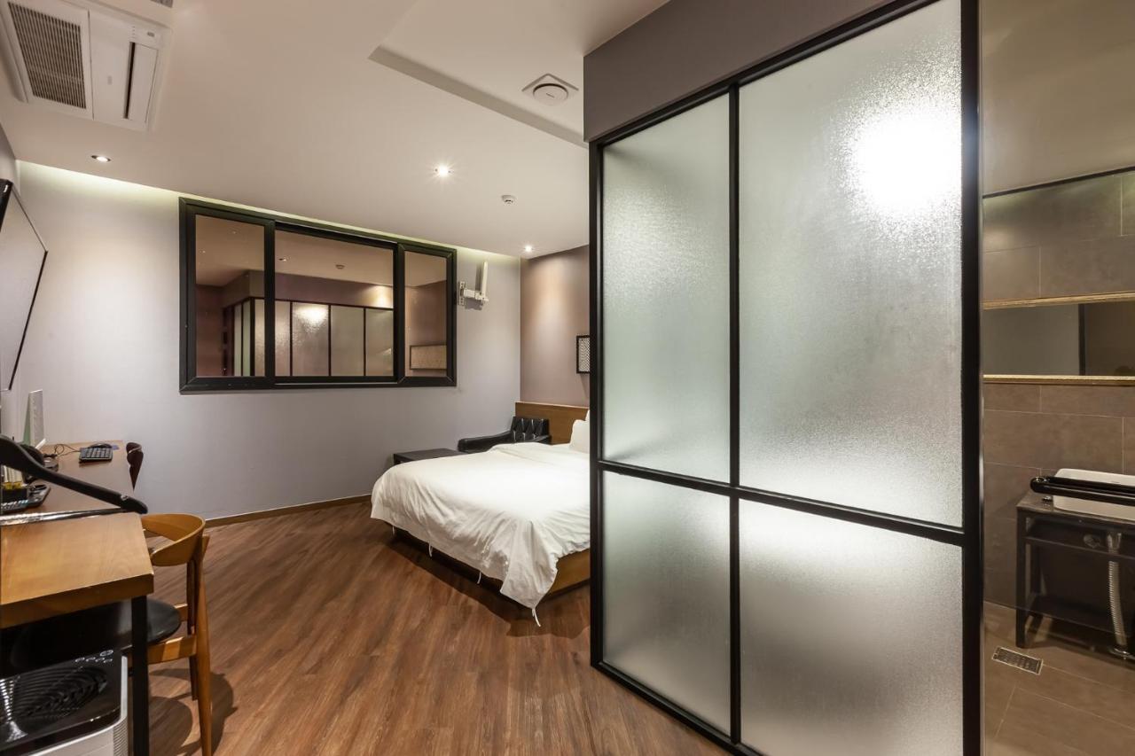 Beomil Brown Dot Hotel 2*