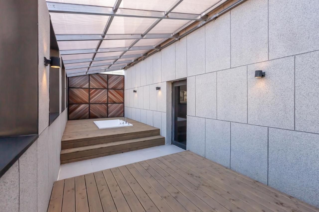 Beomil Brown Dot Hotel