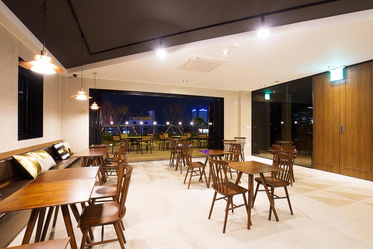 Hotel Brown Dot Station 3*