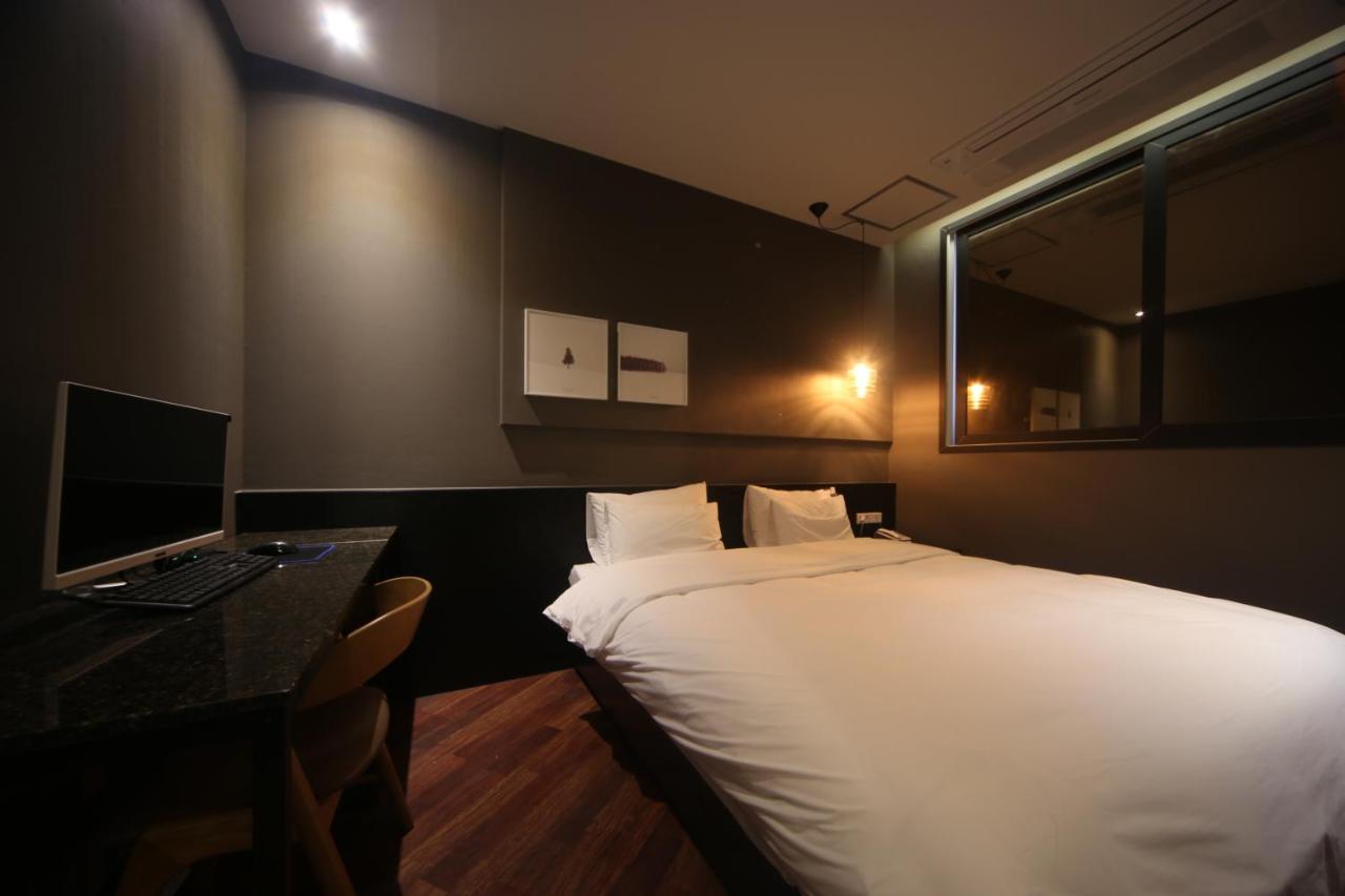 Hotel Beomil Brown Dot 2*