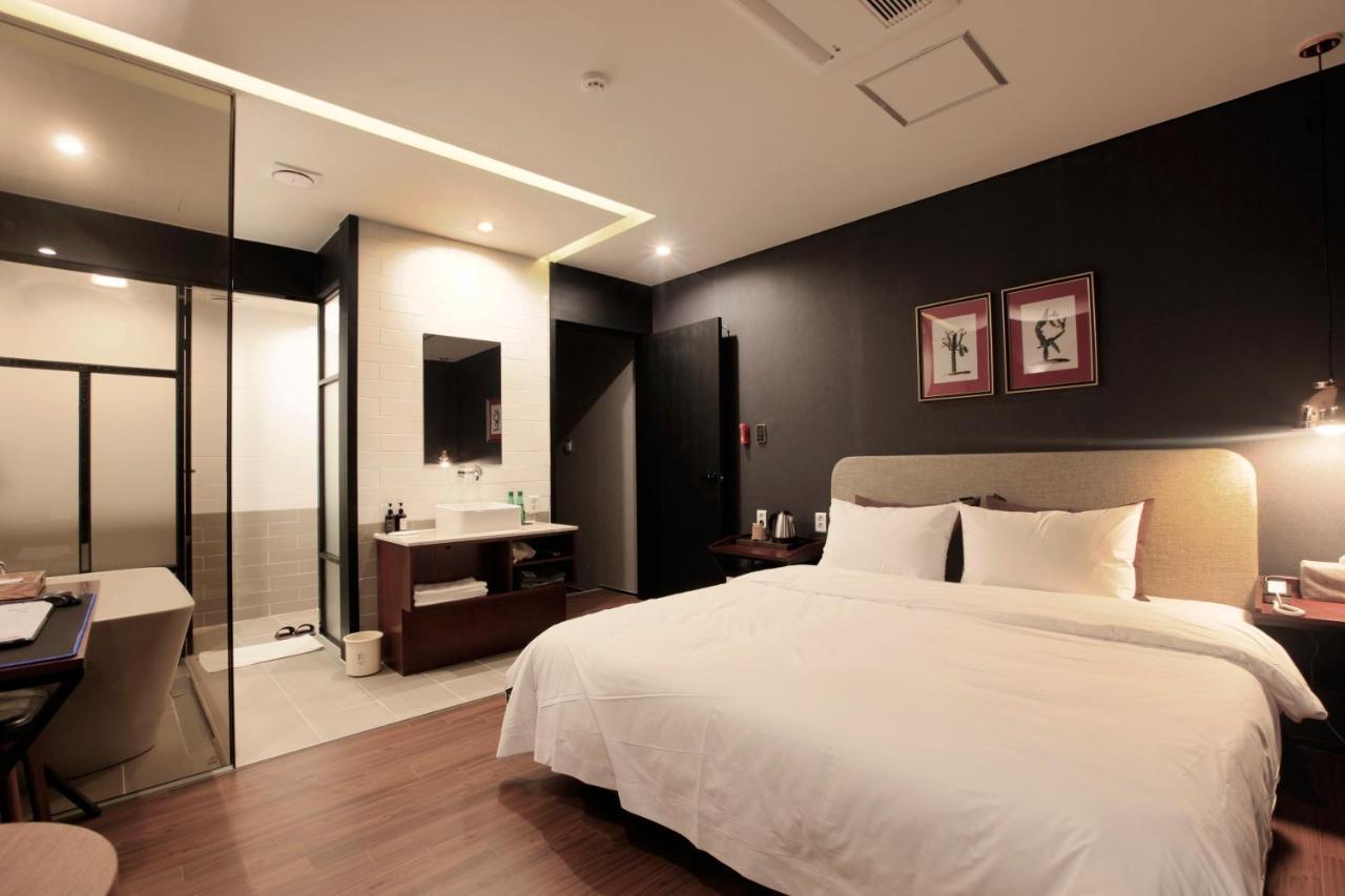 Brown-dot Yangjeong Busan
