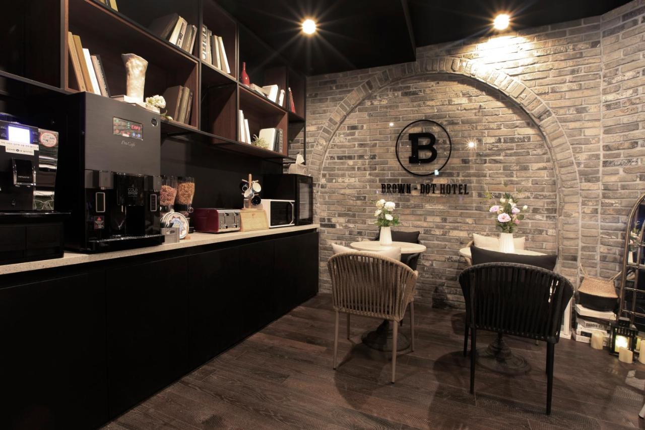 Brown-dot Yangjeong * Busan