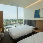 Uh Suite Haeundae Harbor Town 4F
