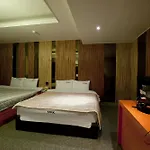 Max Motel
