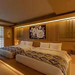 Hoshikage Ryokan Hotel