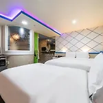 Mu Hotel