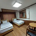 Prince Motel