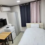 Ara Guesthouse