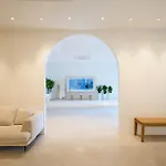 Canvas Hostel