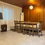 8-Capacity # 3 Rooms # 4 Queen Beds # 10 Minutes On Foot From Busan Station # Wood Tone # Emotional Interior # Netflix