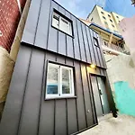 Bosu House