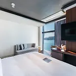 H Avenue Gwanganri Beach