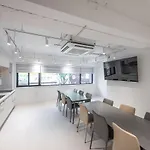 2F 4Bathrooms, 9Beds, 7-16 Persons Team
