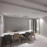 2F 4Bathrooms, 9Beds, 7-16 Persons Team