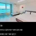 Modern Studio Near Haeundae Beach & Subway
