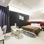 Den Basta Hotel Bifc