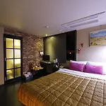 Gupo Lazzi Hotel