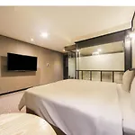 Elysee Hotel
