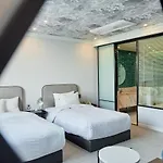 Brown Dot Hotel Songjung