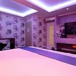 Theme Motel