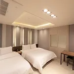 Lin Hotel