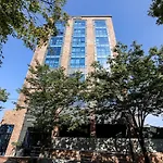 Brown-Dot Hotel Shinho