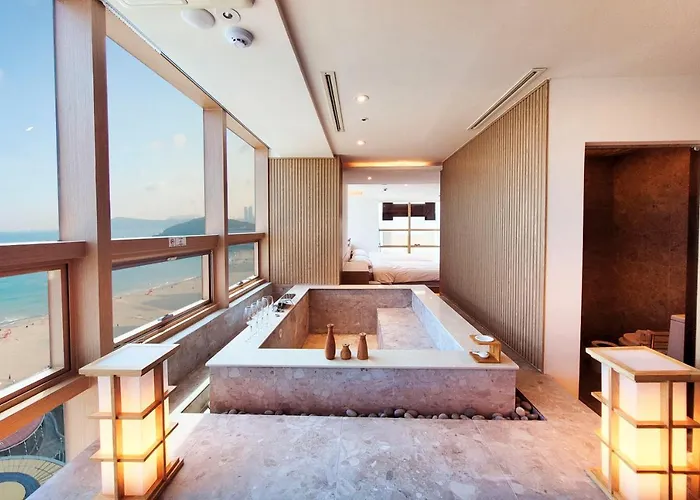 Uh Suite The Haeundae