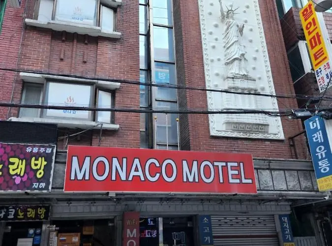 Monaco Motel