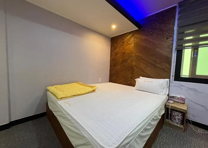 Maldives Hotel & Hostel