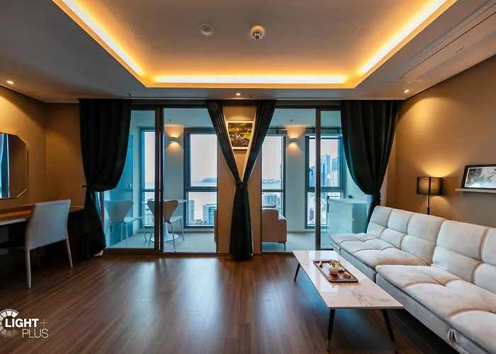 Elbon The Stay X Bona Travel
