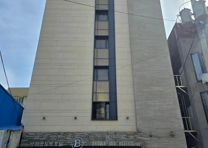 Brown Dot Hotel Busanjin Station