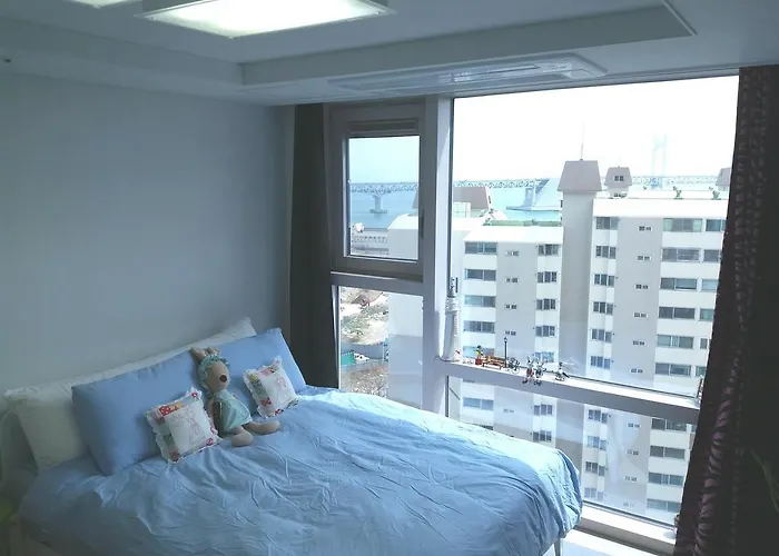Gwangan Bridge Ocean &City View Cozy House