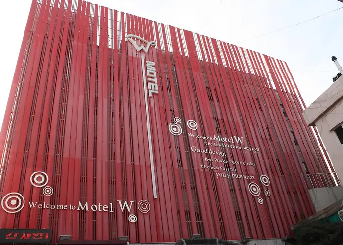 W Motel