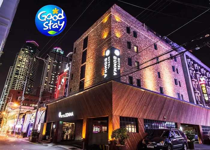 Comma Hotel