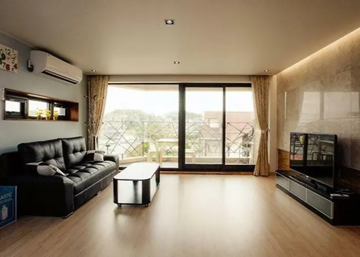 Ara House