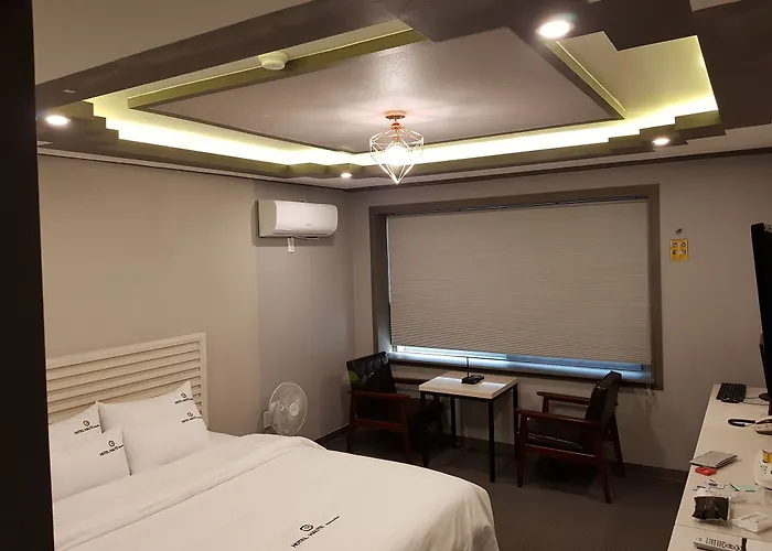 Haute Hotel