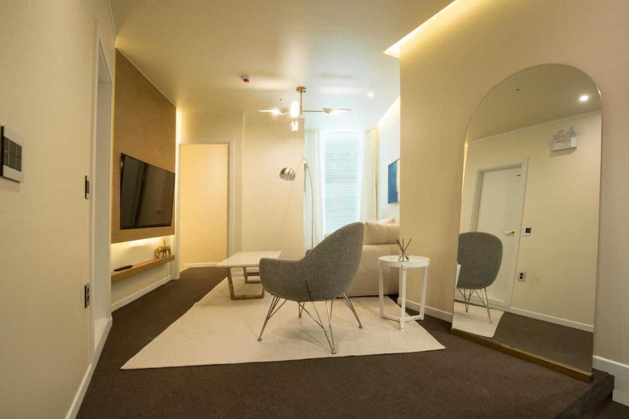 Uh Haeundae Harbor Town 4f Apartment